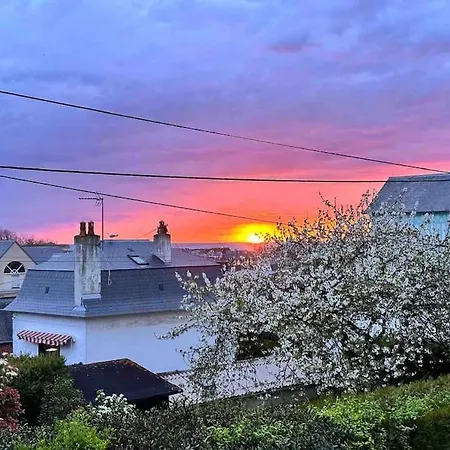 Villa De Charme Avec Grand Jardin Centre Sur *