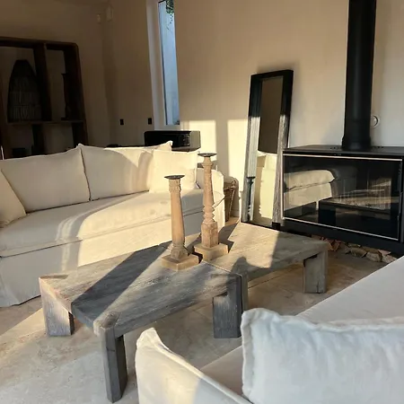 Βίλα De Charme Avec Grand Jardin Centre Sur