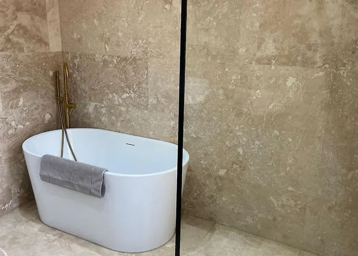 De Charme Avec Grand Jardin Centre Sur