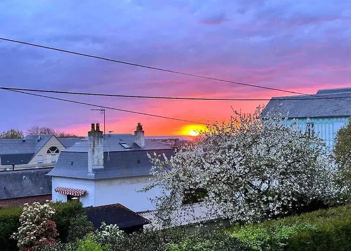 فيلة De Charme Avec Grand Jardin Centre Sur *