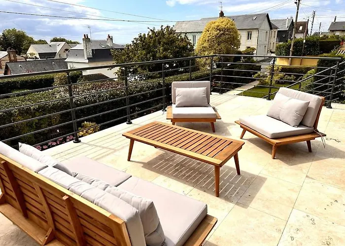 De Charme Avec Grand Jardin Centre Sur