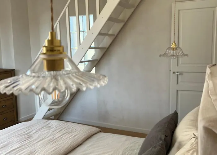 فيلة De Charme Avec Grand Jardin Centre Sur تروفيي سور مير