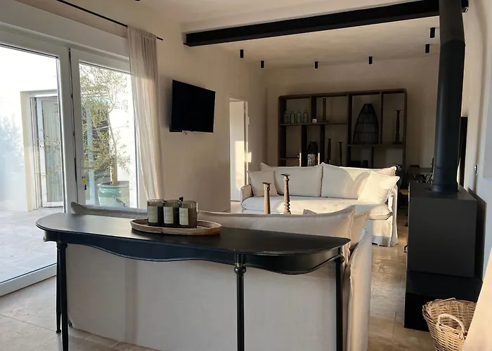 De Charme Avec Grand Jardin Centre Sur