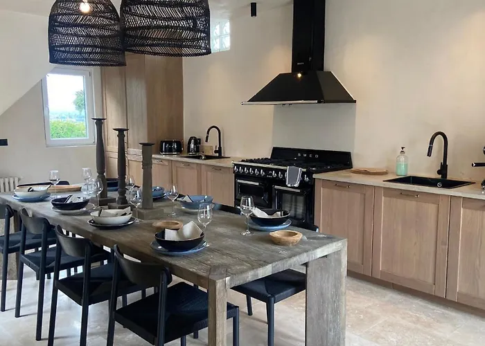 De Charme Avec Grand Jardin Centre Sur تروفيي سور مير